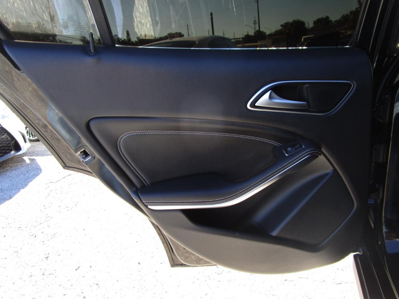 Mercedes-Benz GLA-Class GLA250 2019