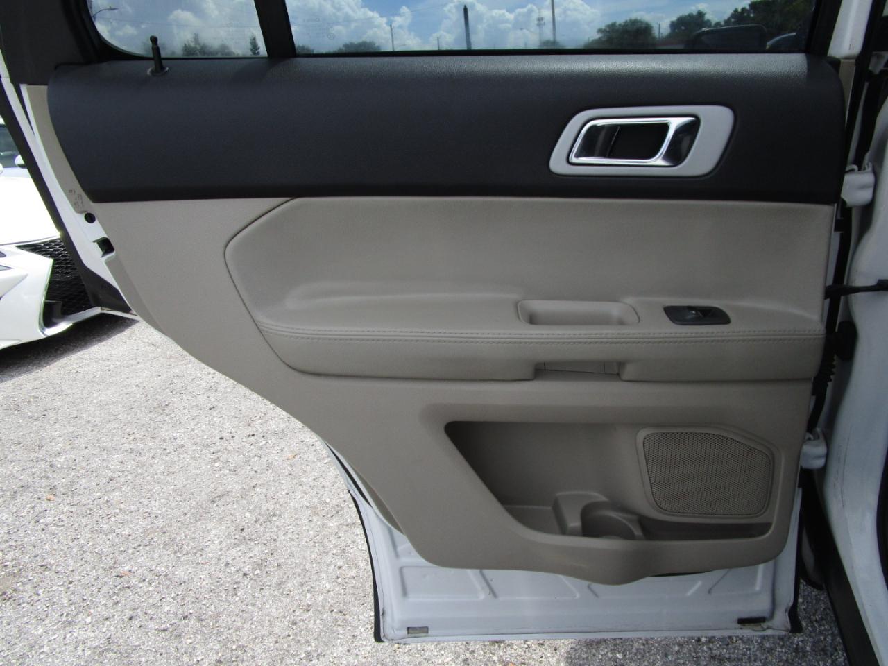 Ford Explorer XLT FWD 2014