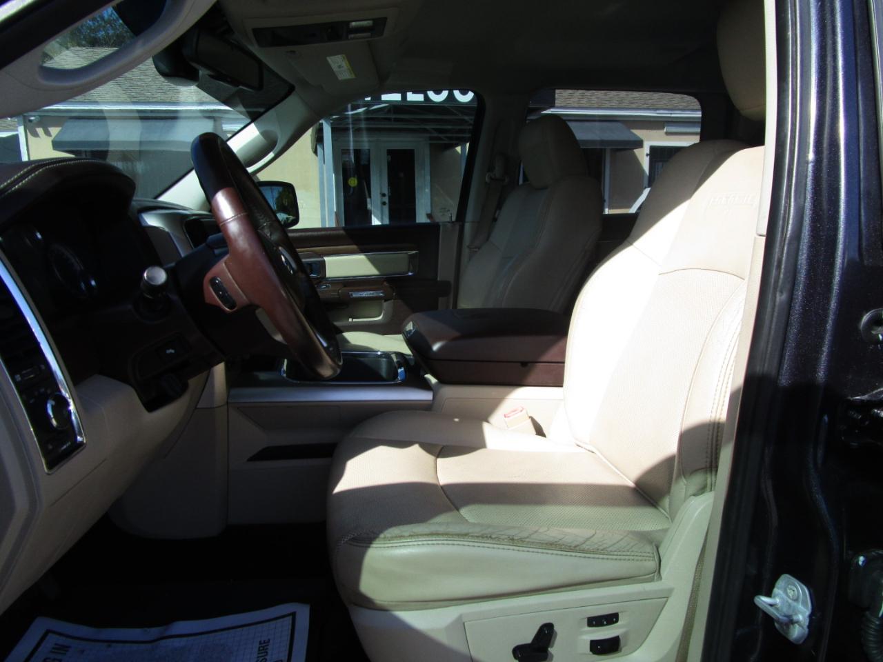 RAM 1500 Laramie Crew Cab SWB 4WD 2017