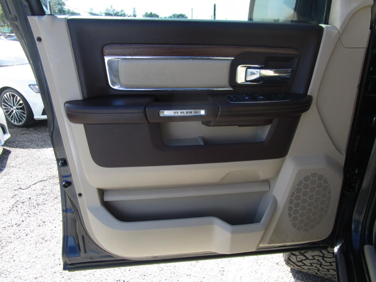 RAM 1500 Laramie Crew Cab SWB 4WD 2017
