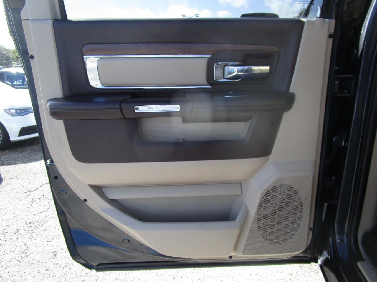 RAM 1500 Laramie Crew Cab SWB 4WD 2017