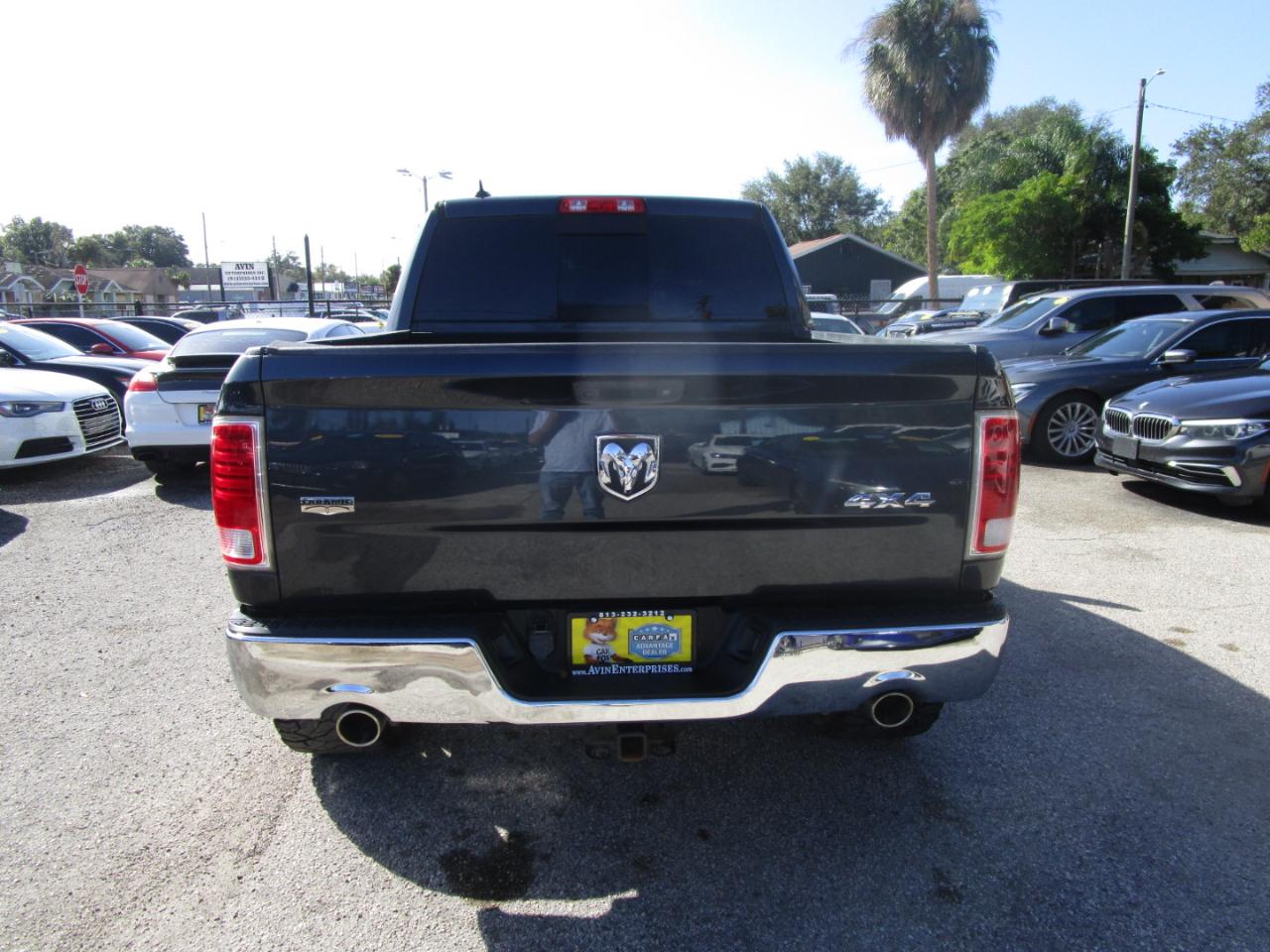 RAM 1500 Laramie Crew Cab SWB 4WD 2017