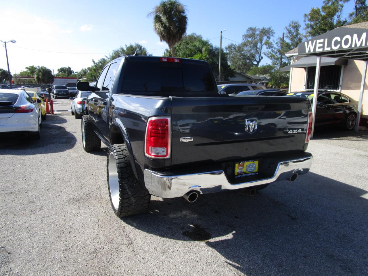 RAM 1500 Laramie Crew Cab SWB 4WD 2017