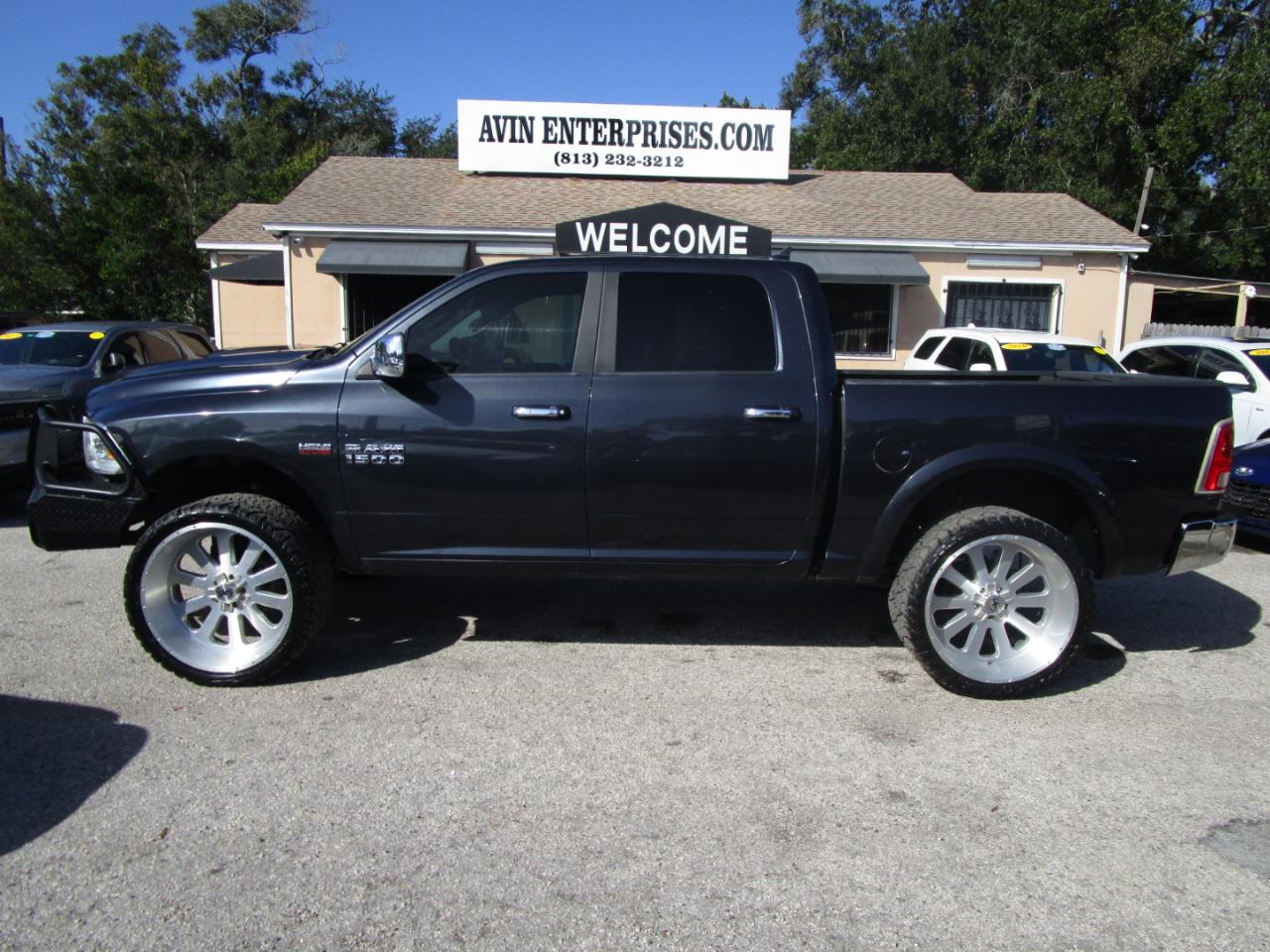 RAM 1500 Laramie Crew Cab SWB 4WD 2017