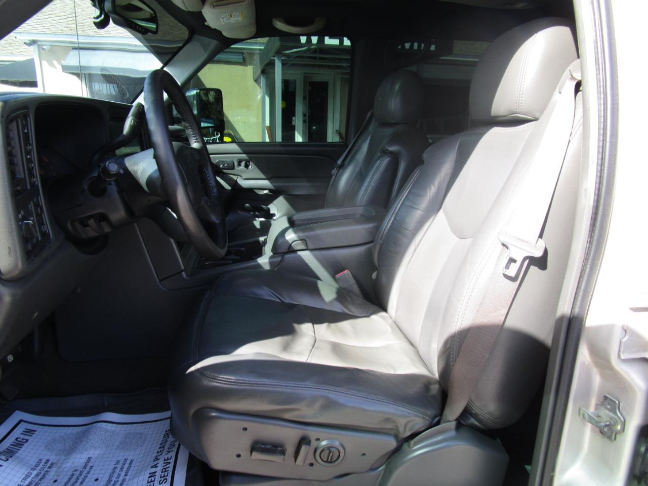 Chevrolet Silverado 3500 Work Truck Crew Cab 4WD DRW 2006