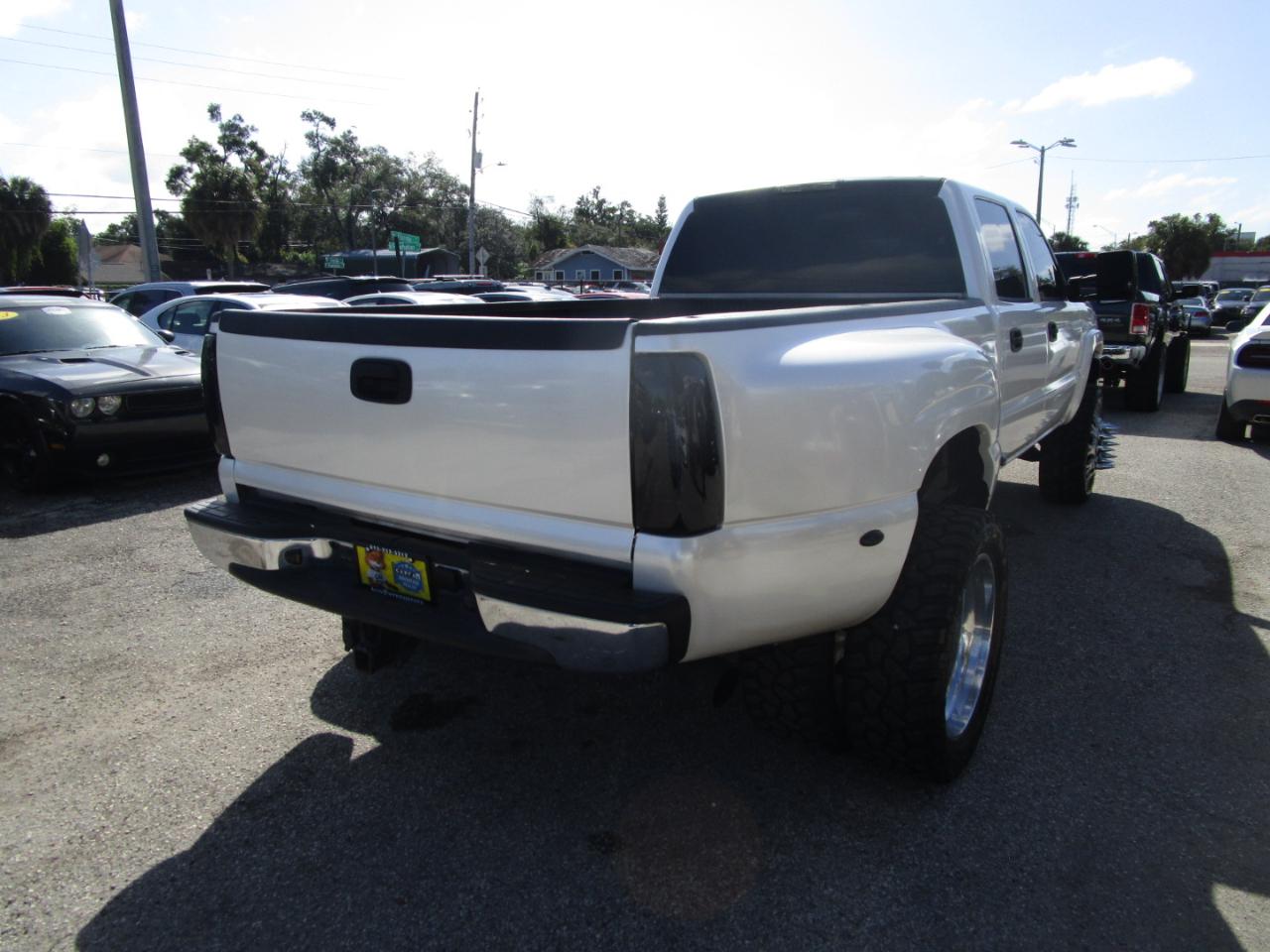 Chevrolet Silverado 3500 Work Truck Crew Cab 4WD DRW 2006