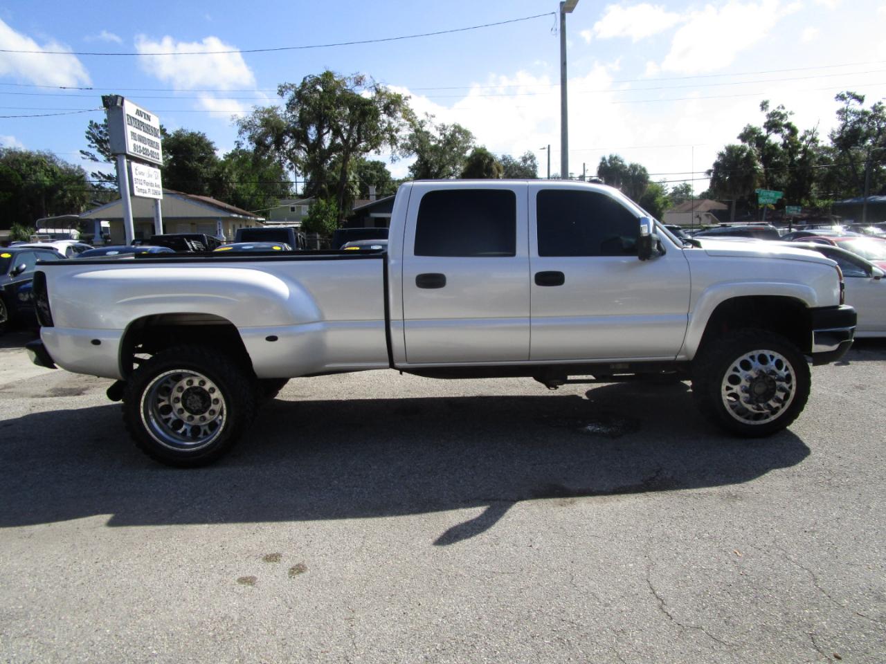 Chevrolet Silverado 3500 Work Truck Crew Cab 4WD DRW 2006