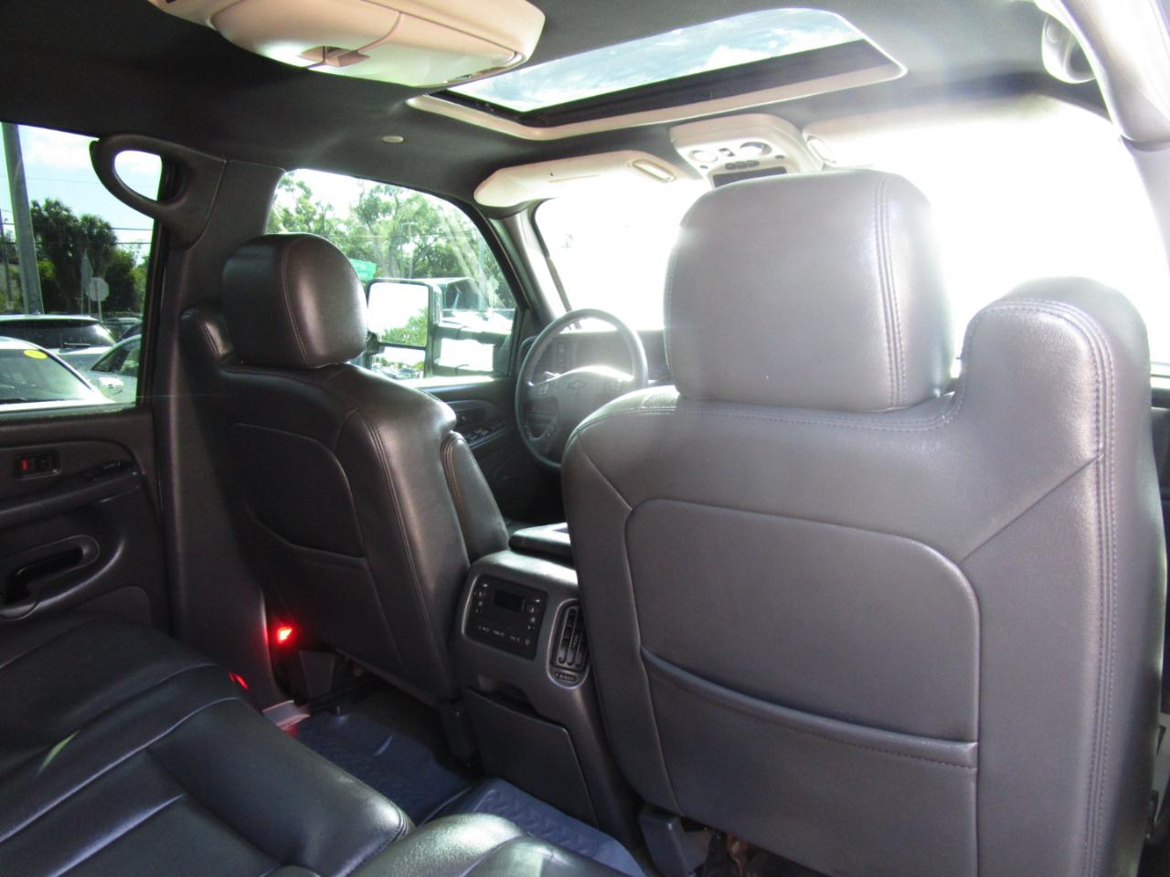 Chevrolet Silverado 3500 Work Truck Crew Cab 4WD DRW 2006