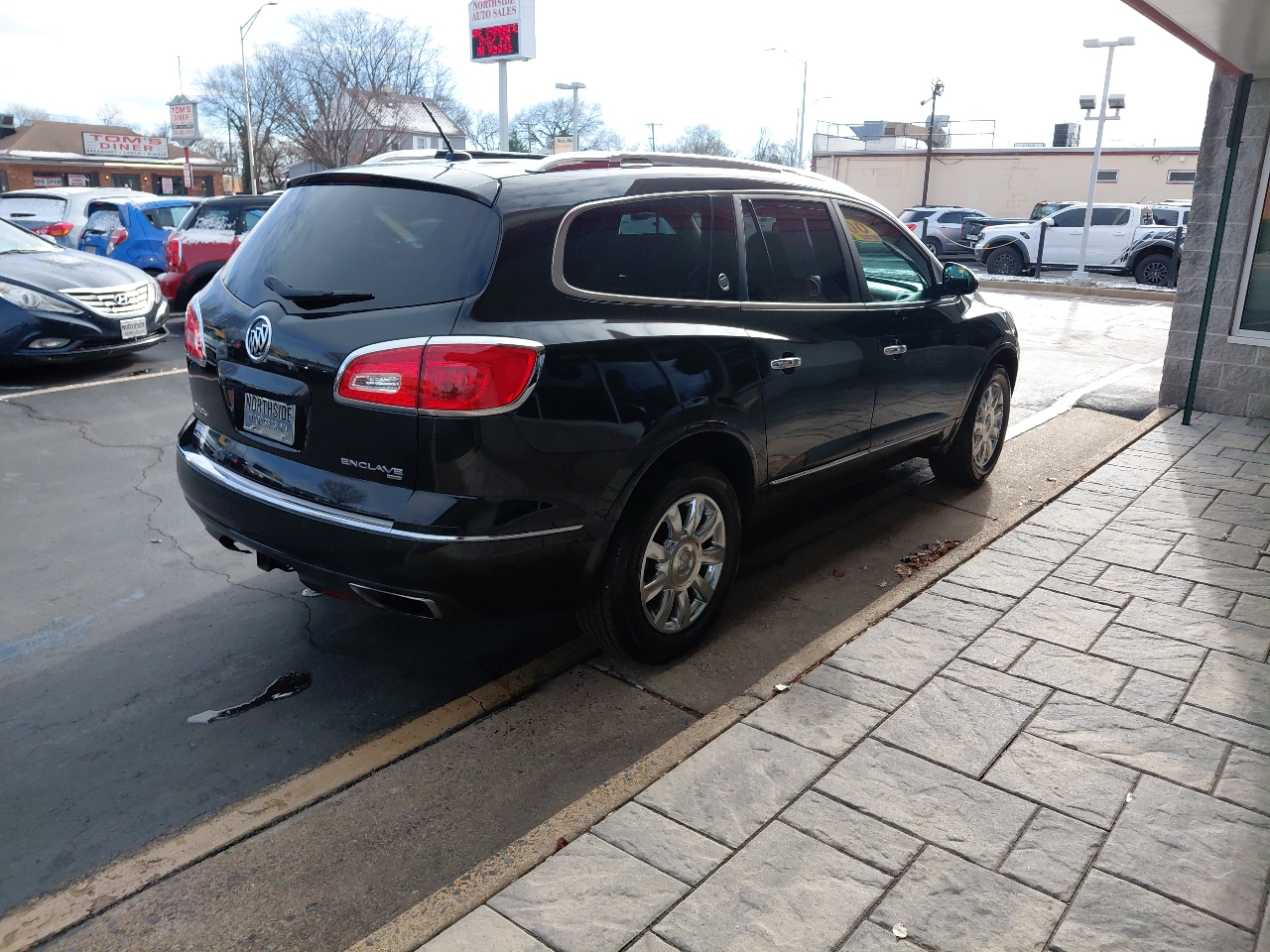 Buick Enclave AWD 4dr Premium 2013