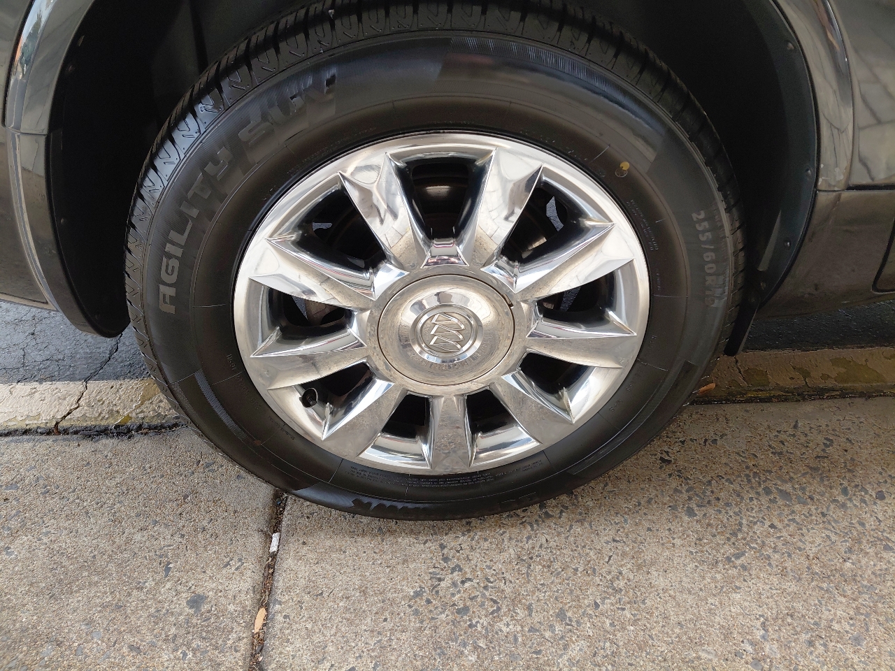 Buick Enclave AWD 4dr Premium 2013