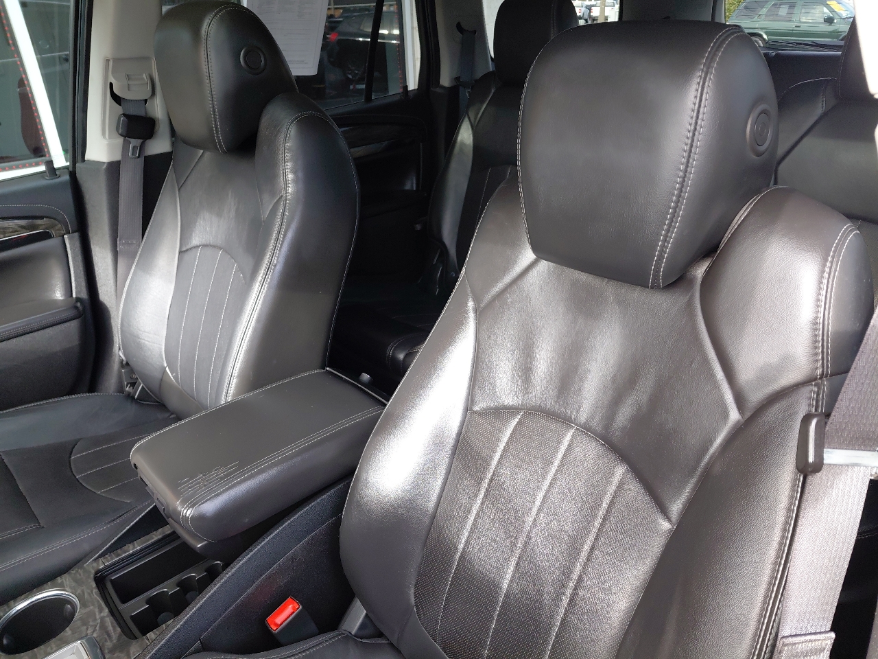 Buick Enclave AWD 4dr Premium 2013