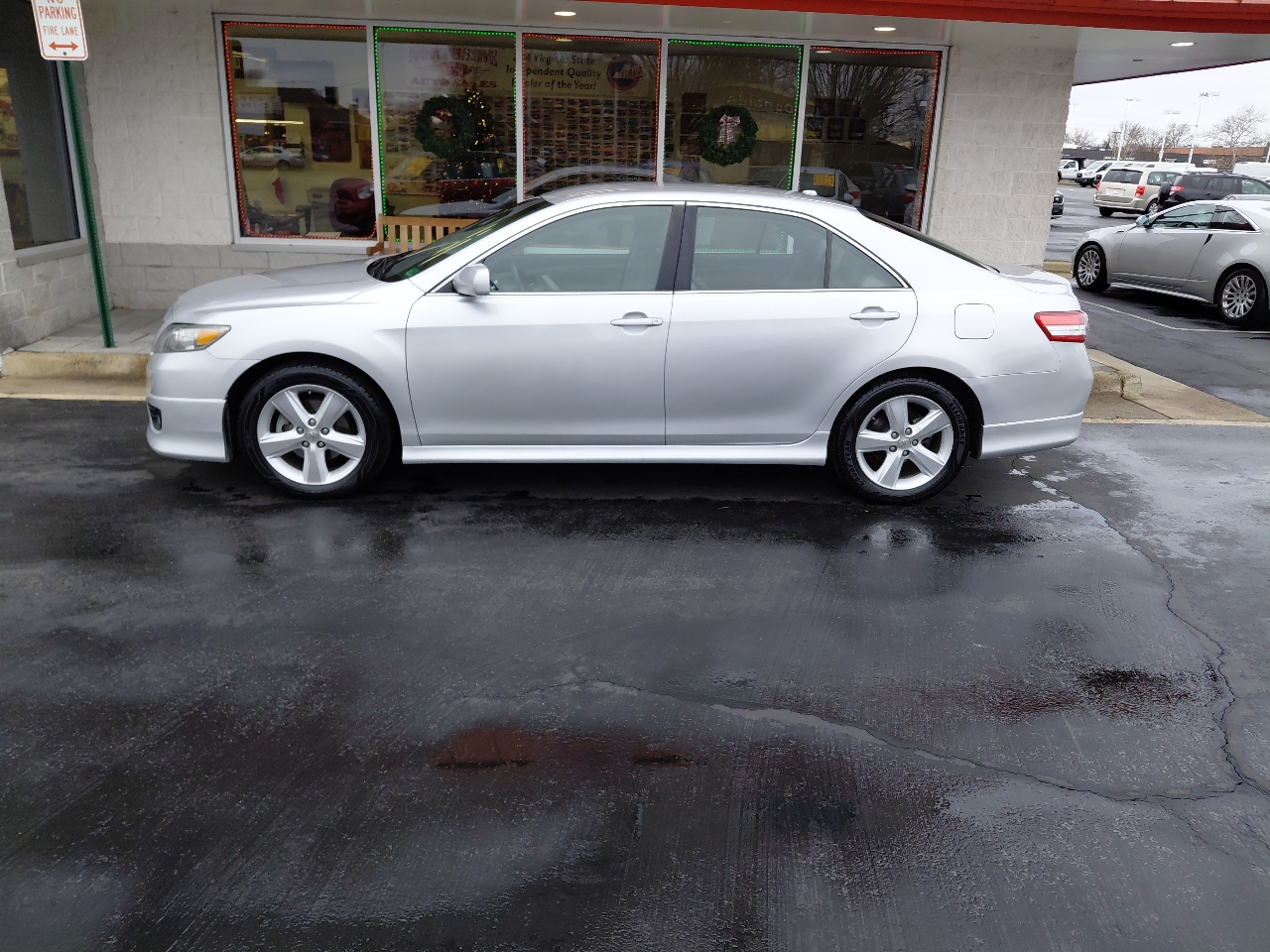 Toyota Camry 4dr Sdn I4 Man (Natl) 2010