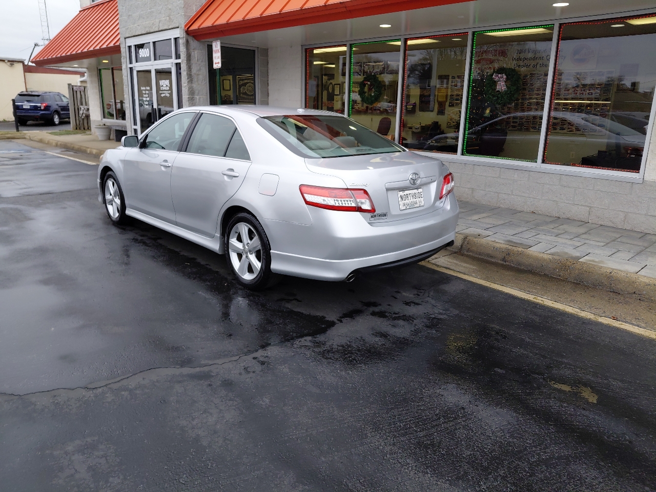 Toyota Camry 4dr Sdn I4 Man (Natl) 2010