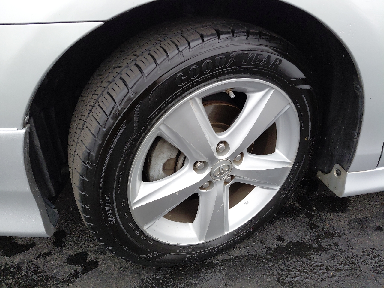 Toyota Camry 4dr Sdn I4 Man (Natl) 2010