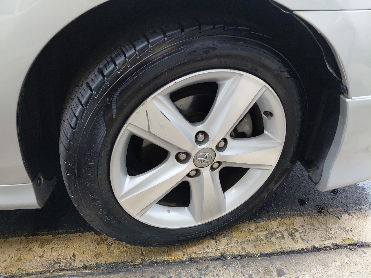 Toyota Camry 4dr Sdn I4 Man (Natl) 2010