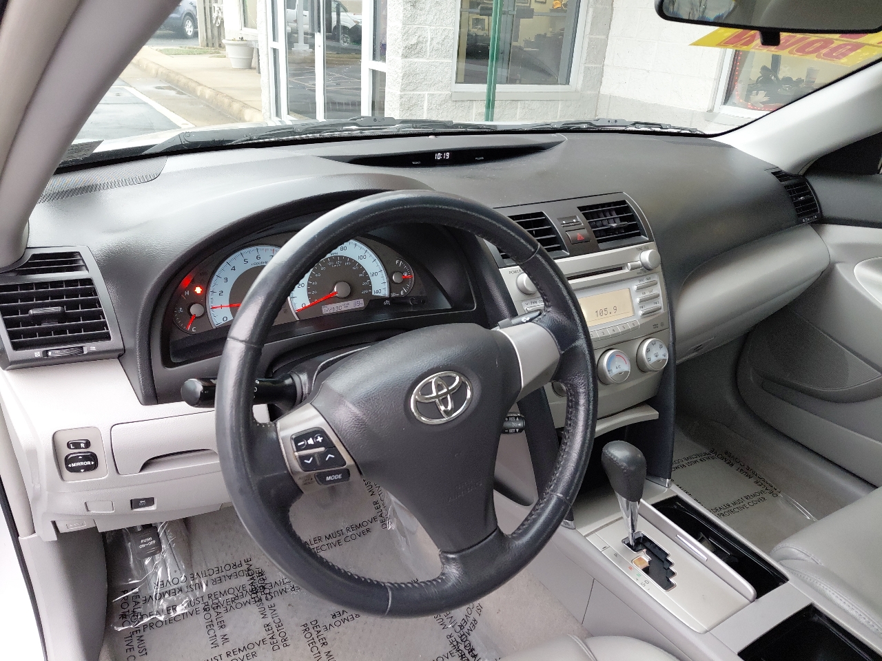 Toyota Camry 4dr Sdn I4 Man (Natl) 2010