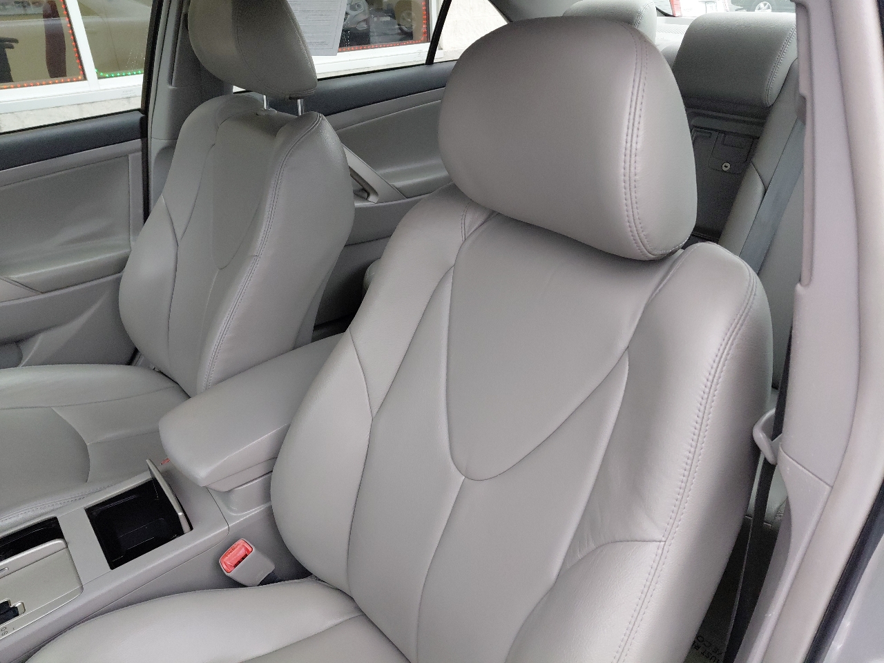 Toyota Camry 4dr Sdn I4 Man (Natl) 2010