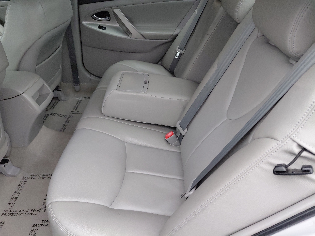 Toyota Camry 4dr Sdn I4 Man (Natl) 2010