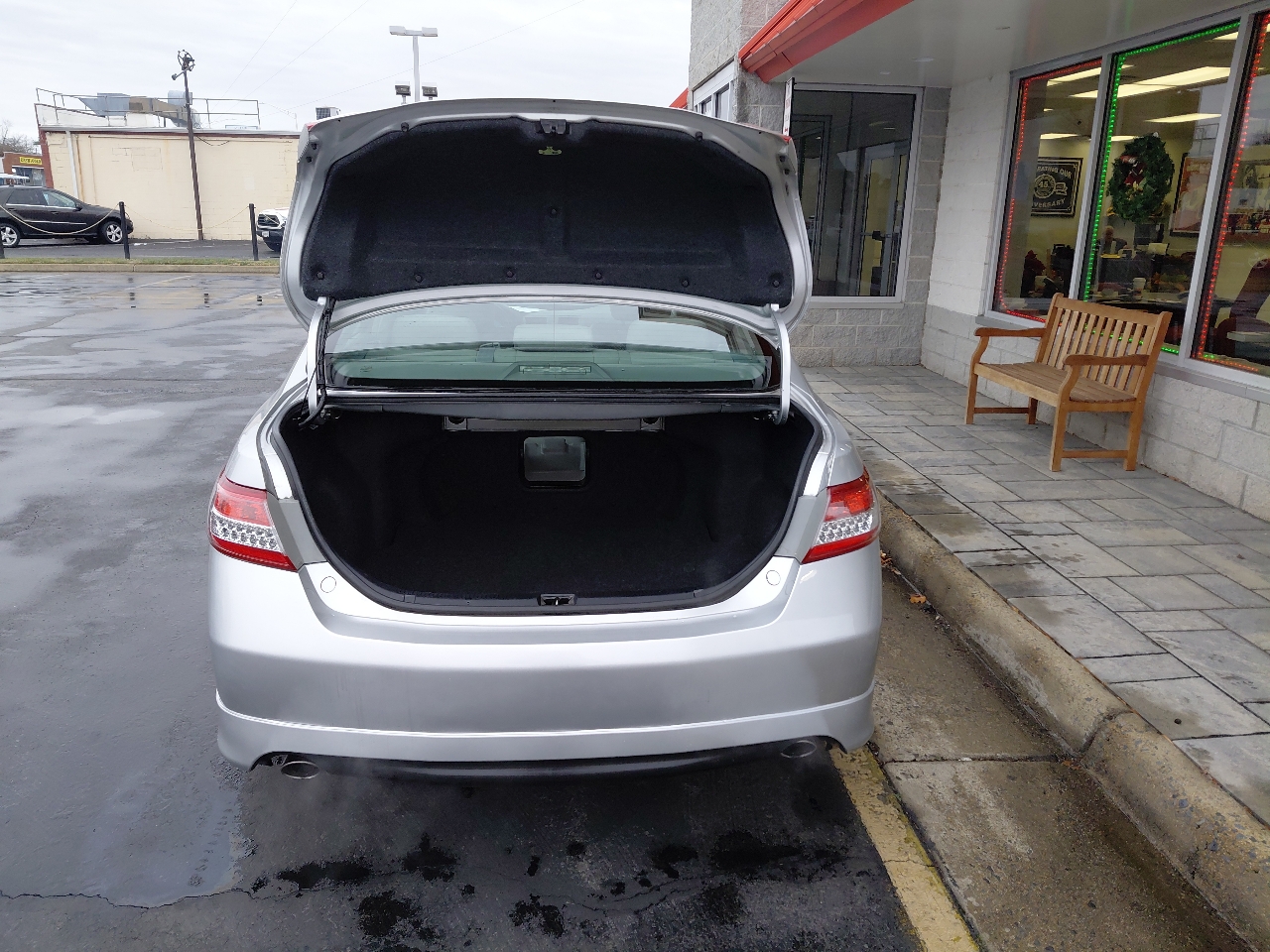 Toyota Camry 4dr Sdn I4 Man (Natl) 2010