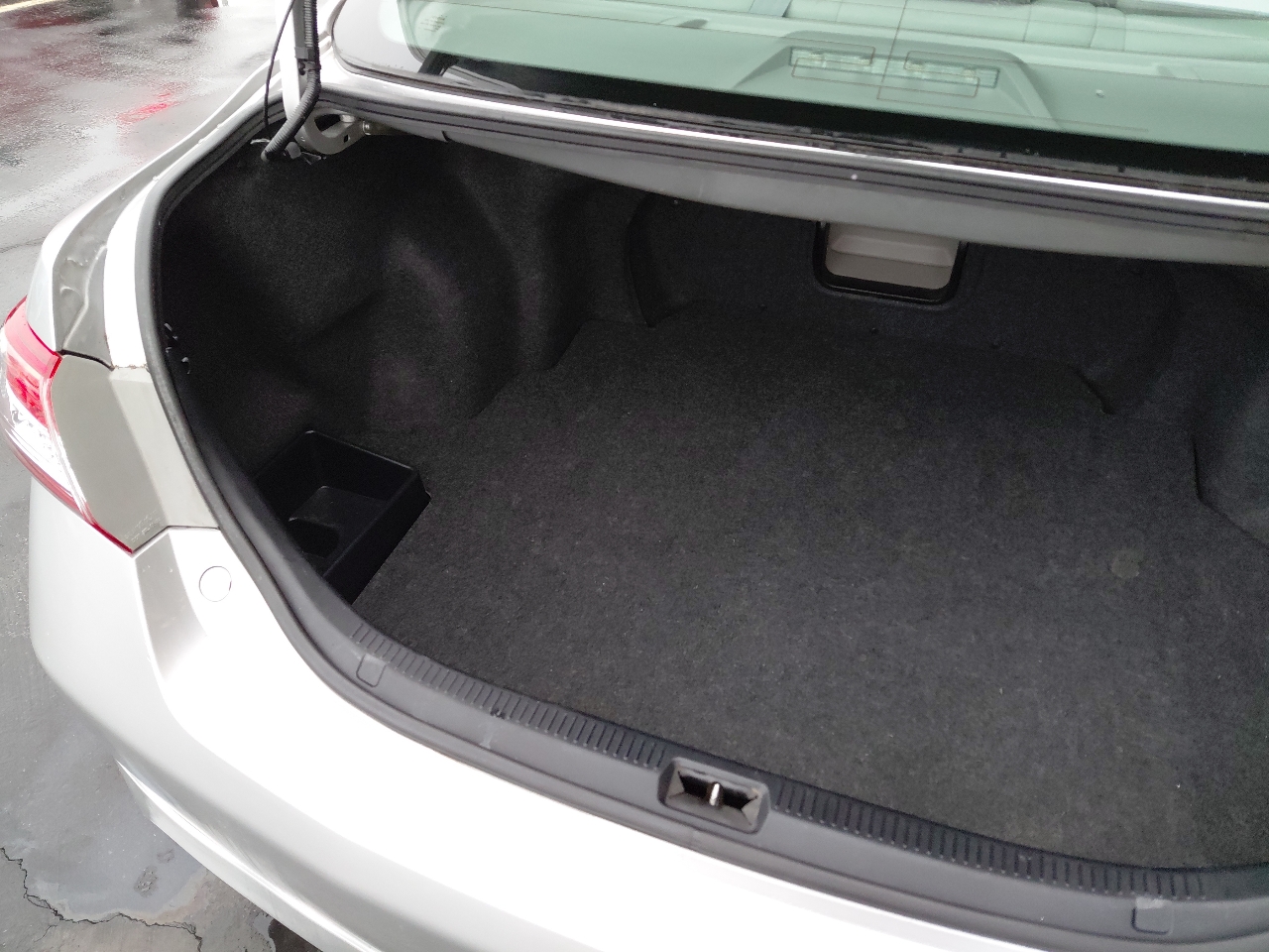 Toyota Camry 4dr Sdn I4 Man (Natl) 2010