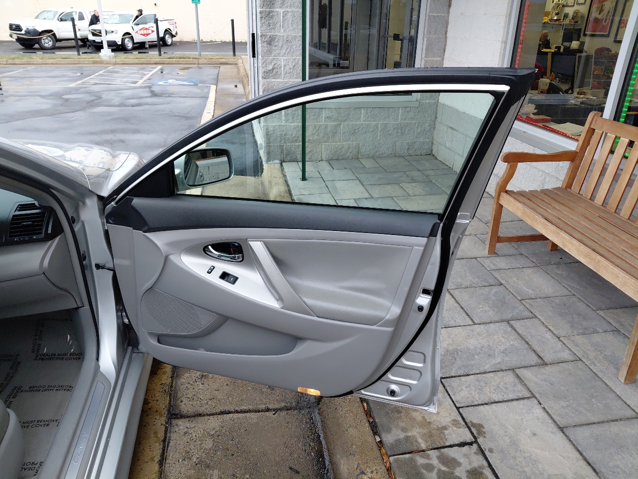 Toyota Camry 4dr Sdn I4 Man (Natl) 2010