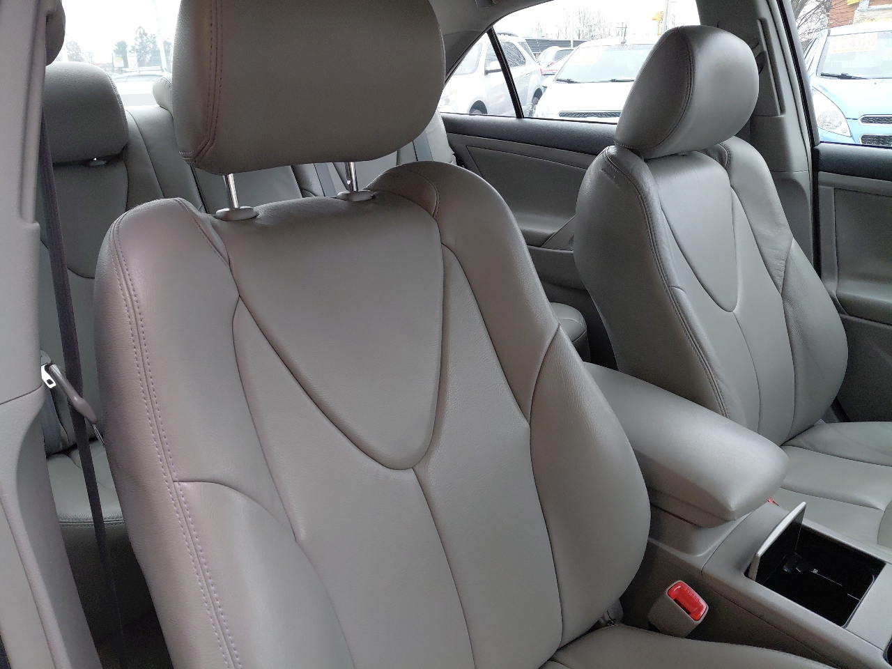 Toyota Camry 4dr Sdn I4 Man (Natl) 2010