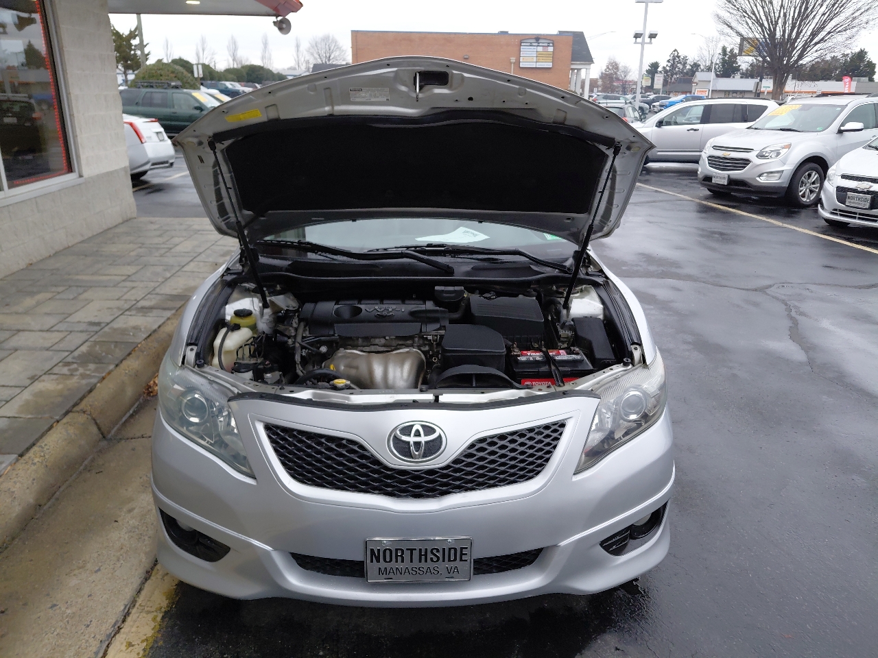 Toyota Camry 4dr Sdn I4 Man (Natl) 2010