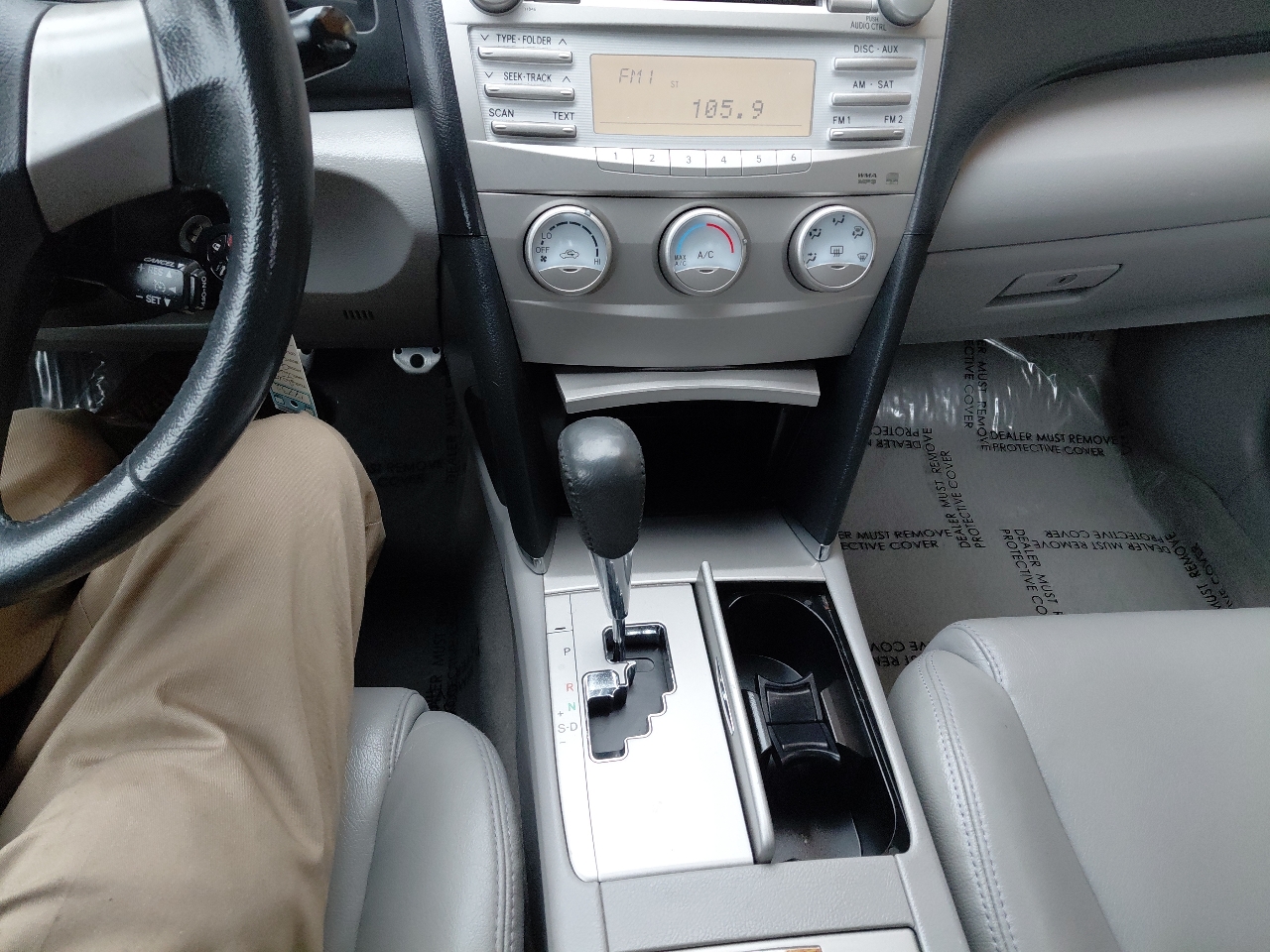 Toyota Camry 4dr Sdn I4 Man (Natl) 2010