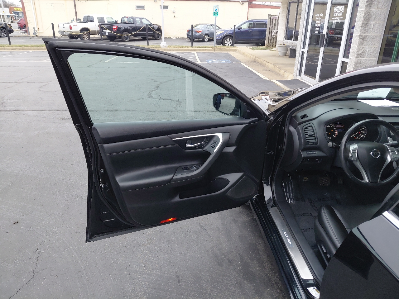 Nissan Altima 4dr Sdn I4 2.5 SL 2016