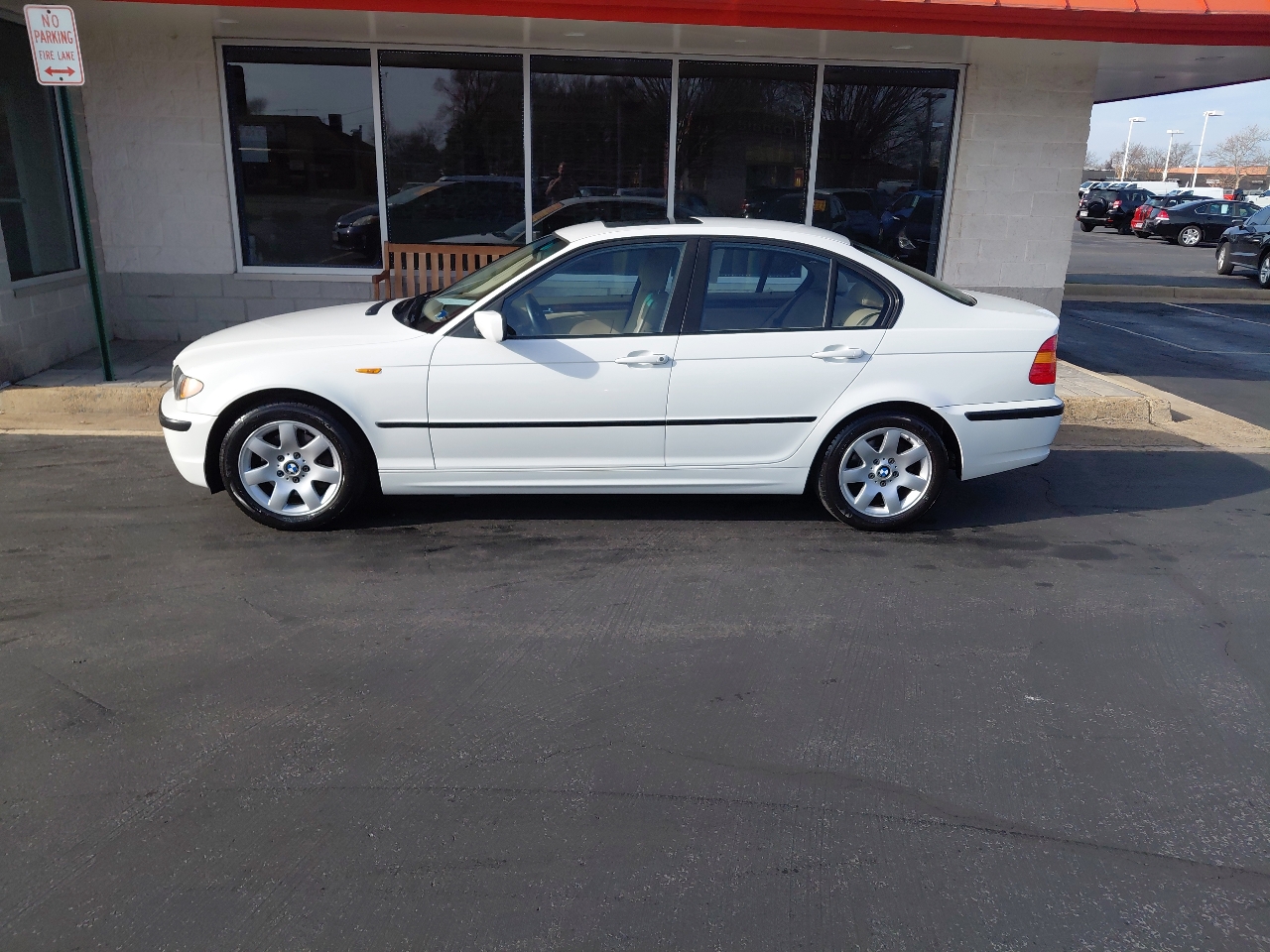 BMW 3 Series 325i 4dr Sdn RWD 2002