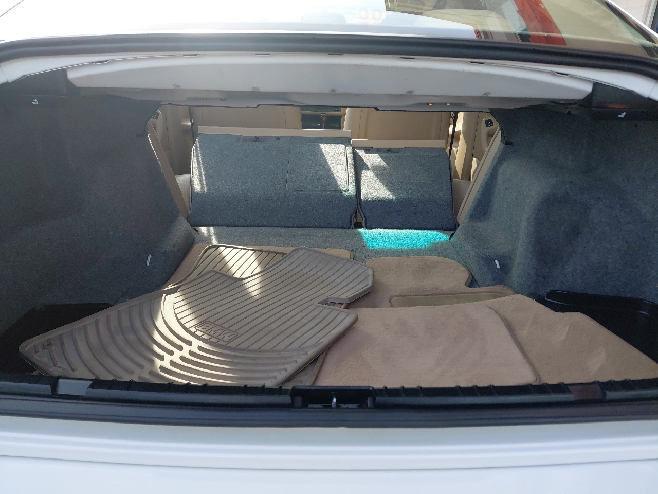 BMW 3 Series 325i 4dr Sdn RWD 2002