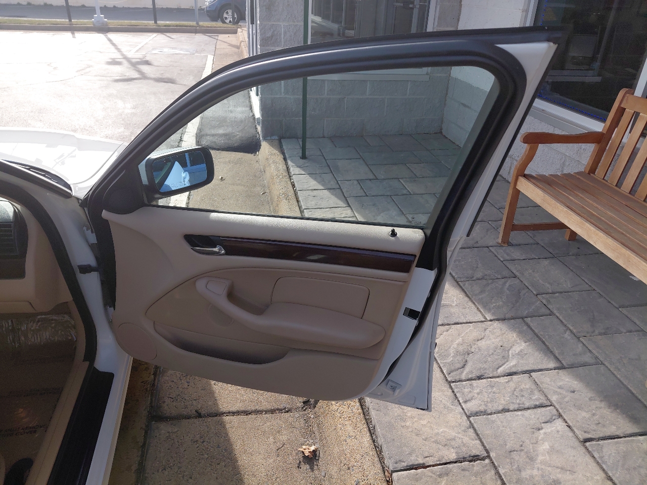 BMW 3 Series 325i 4dr Sdn RWD 2002