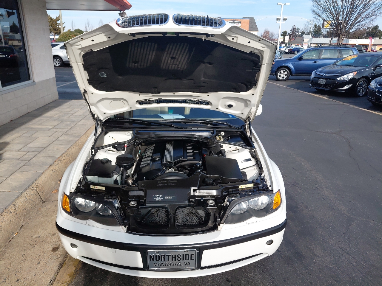 BMW 3 Series 325i 4dr Sdn RWD 2002