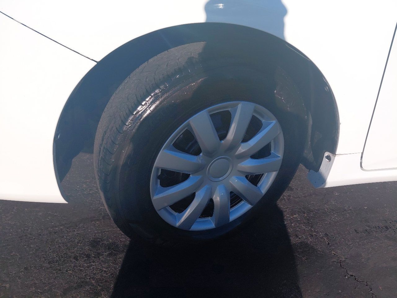 Toyota Corolla 4dr Sdn Auto LE (Natl) 2011