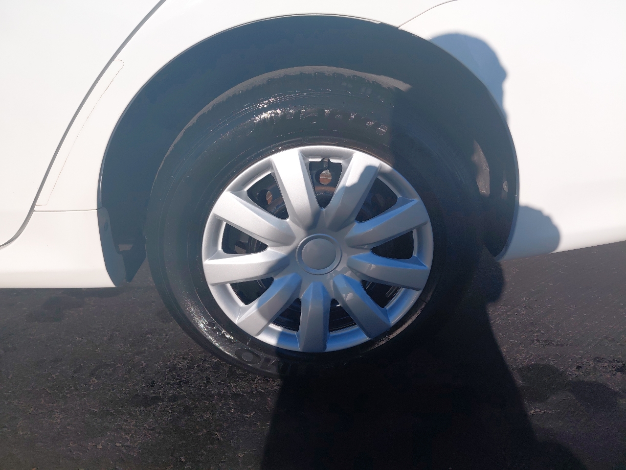 Toyota Corolla 4dr Sdn Auto LE (Natl) 2011