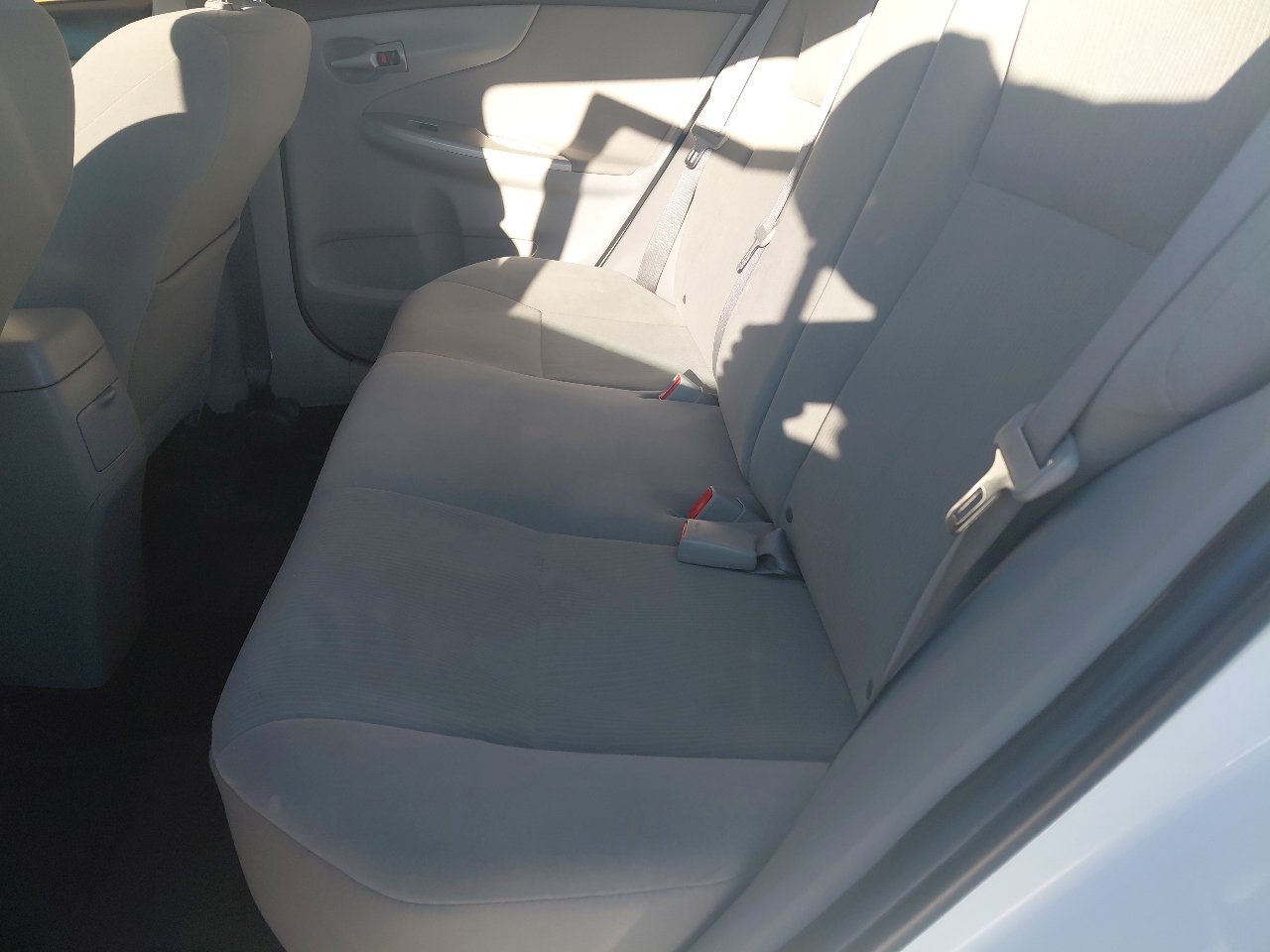 Toyota Corolla 4dr Sdn Auto LE (Natl) 2011