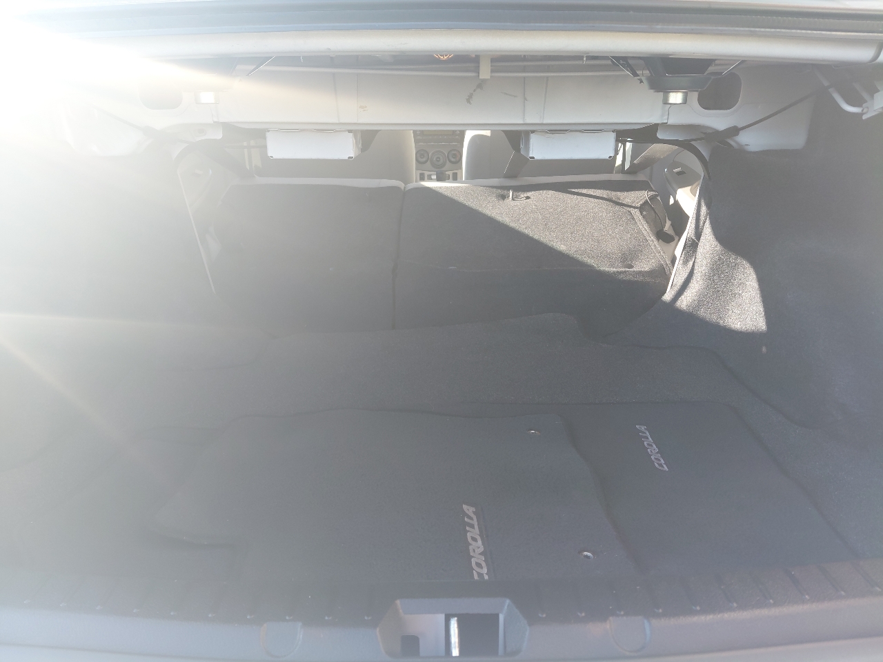 Toyota Corolla 4dr Sdn Auto LE (Natl) 2011