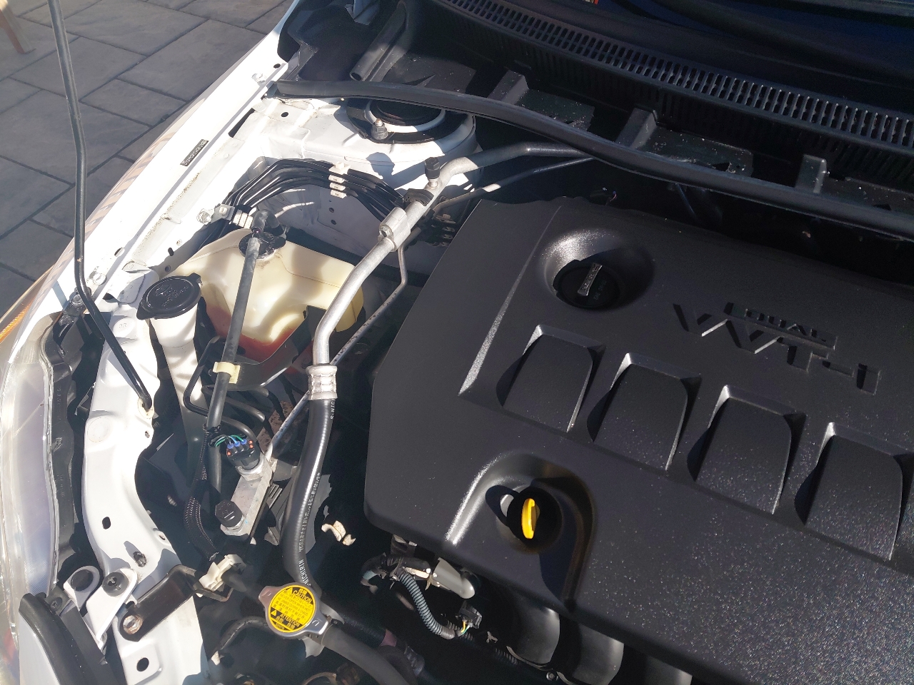 Toyota Corolla 4dr Sdn Auto LE (Natl) 2011