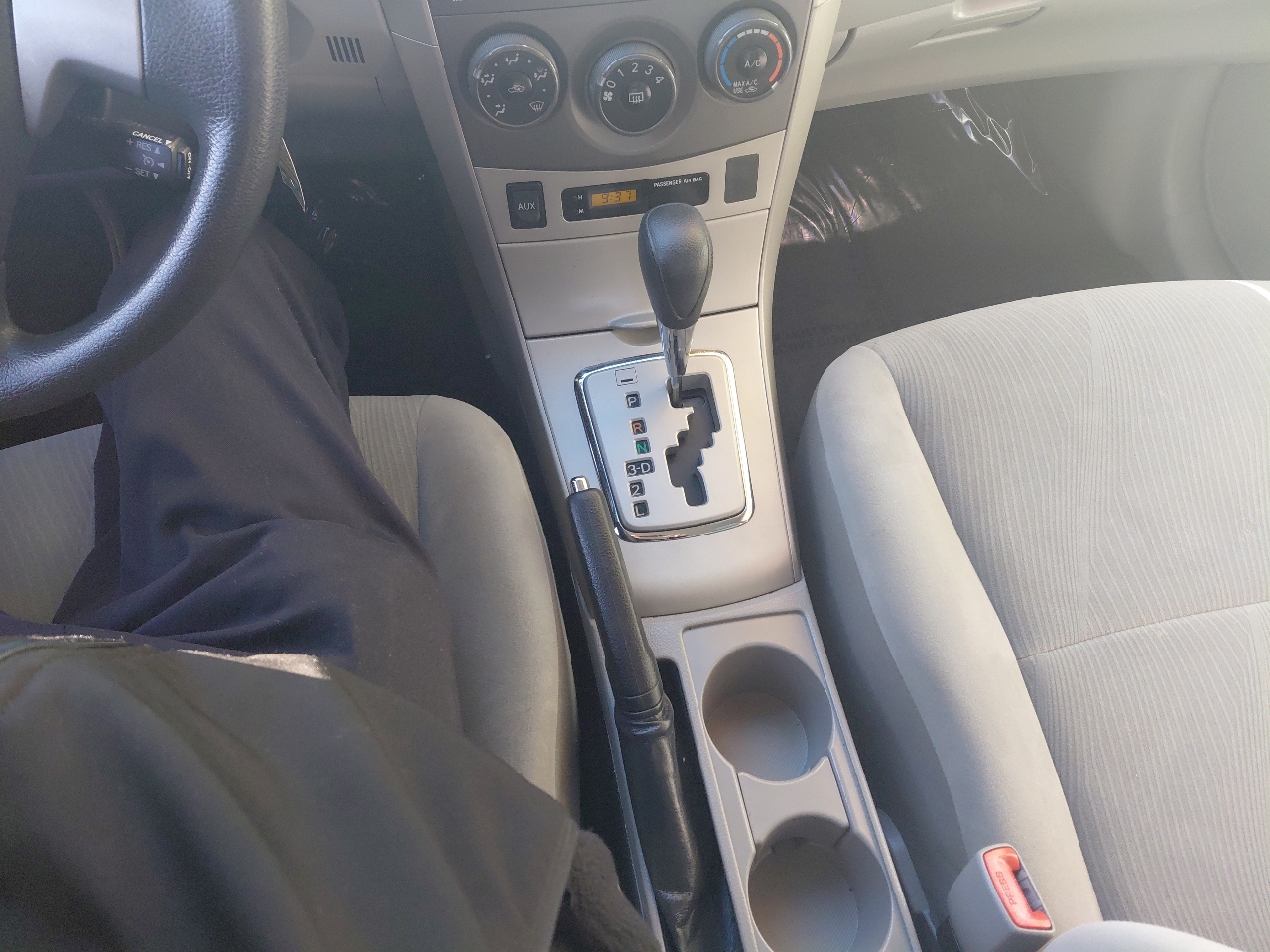 Toyota Corolla 4dr Sdn Auto LE (Natl) 2011