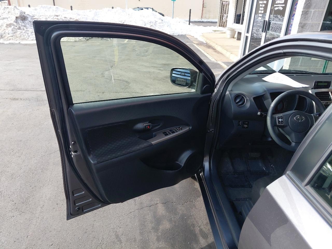 Scion xD 5dr HB Man (Natl) 2012