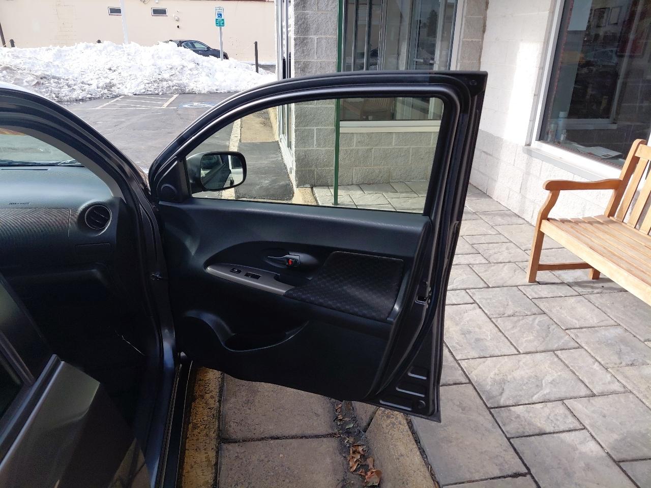 Scion xD 5dr HB Man (Natl) 2012