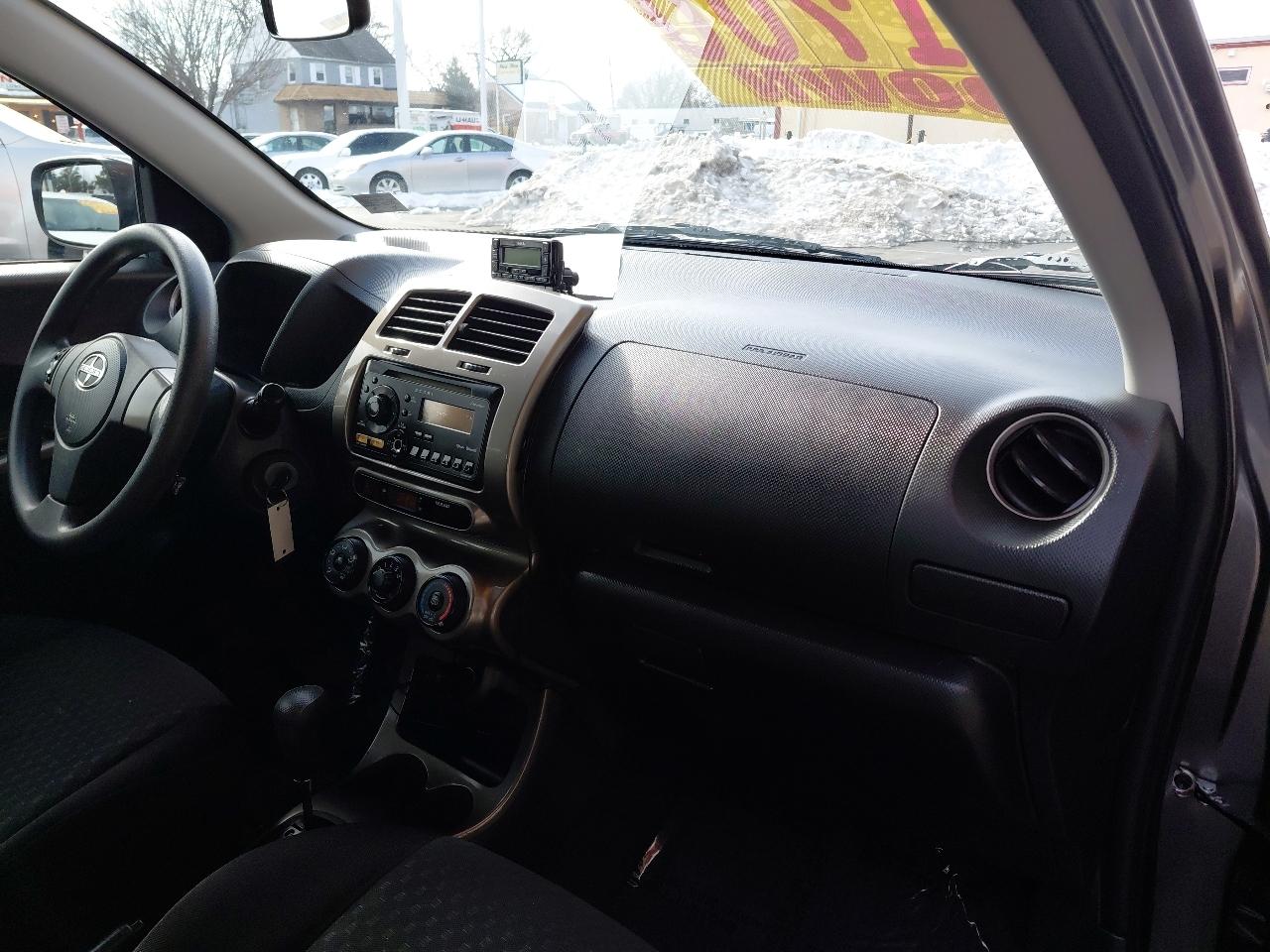 Scion xD 5dr HB Man (Natl) 2012