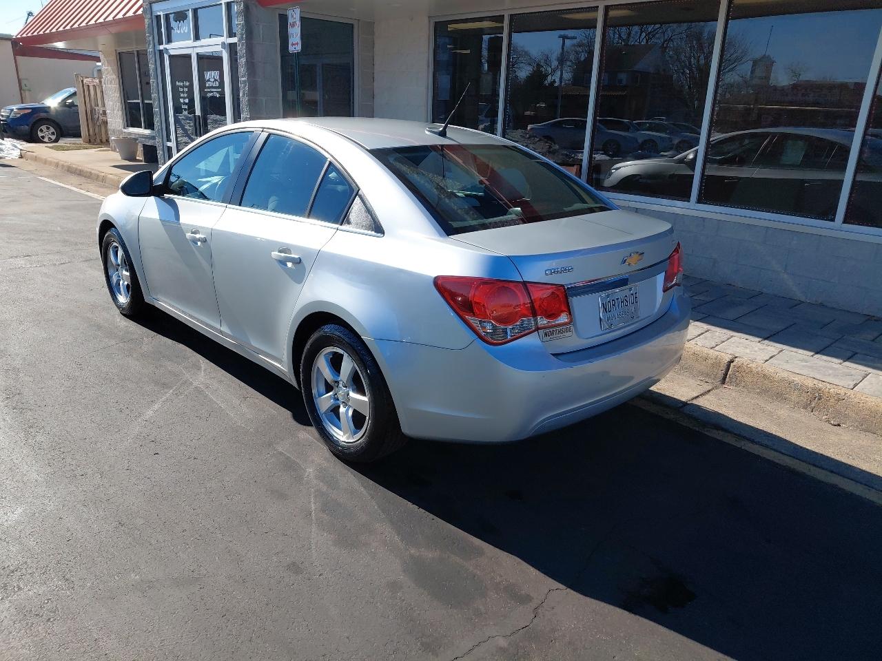 Chevrolet Cruze 4dr Sdn LT w/1LT 2011