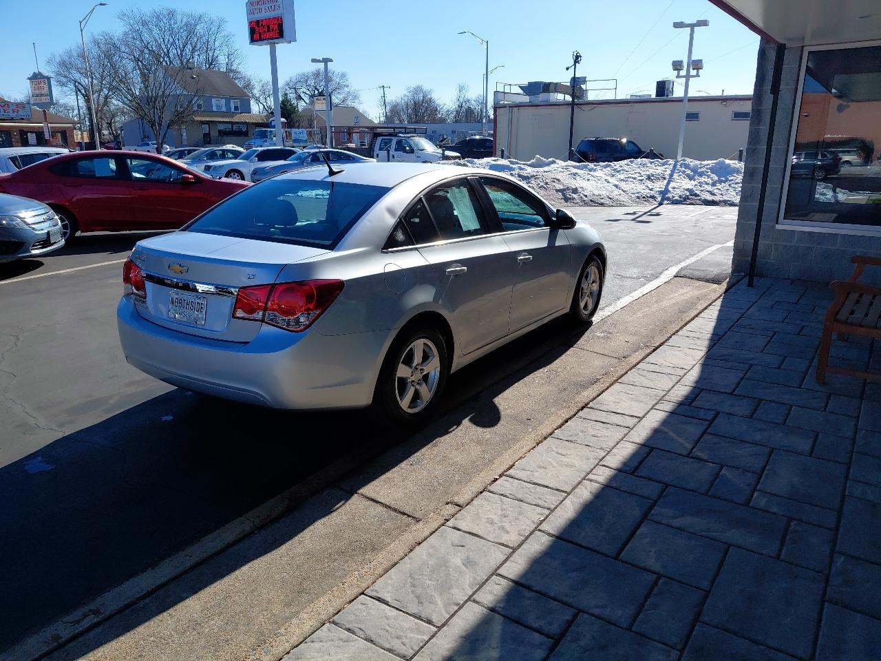 Chevrolet Cruze 4dr Sdn LT w/1LT 2011