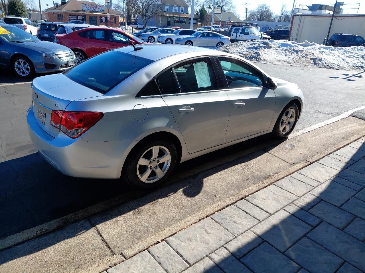 Chevrolet Cruze 4dr Sdn LT w/1LT 2011