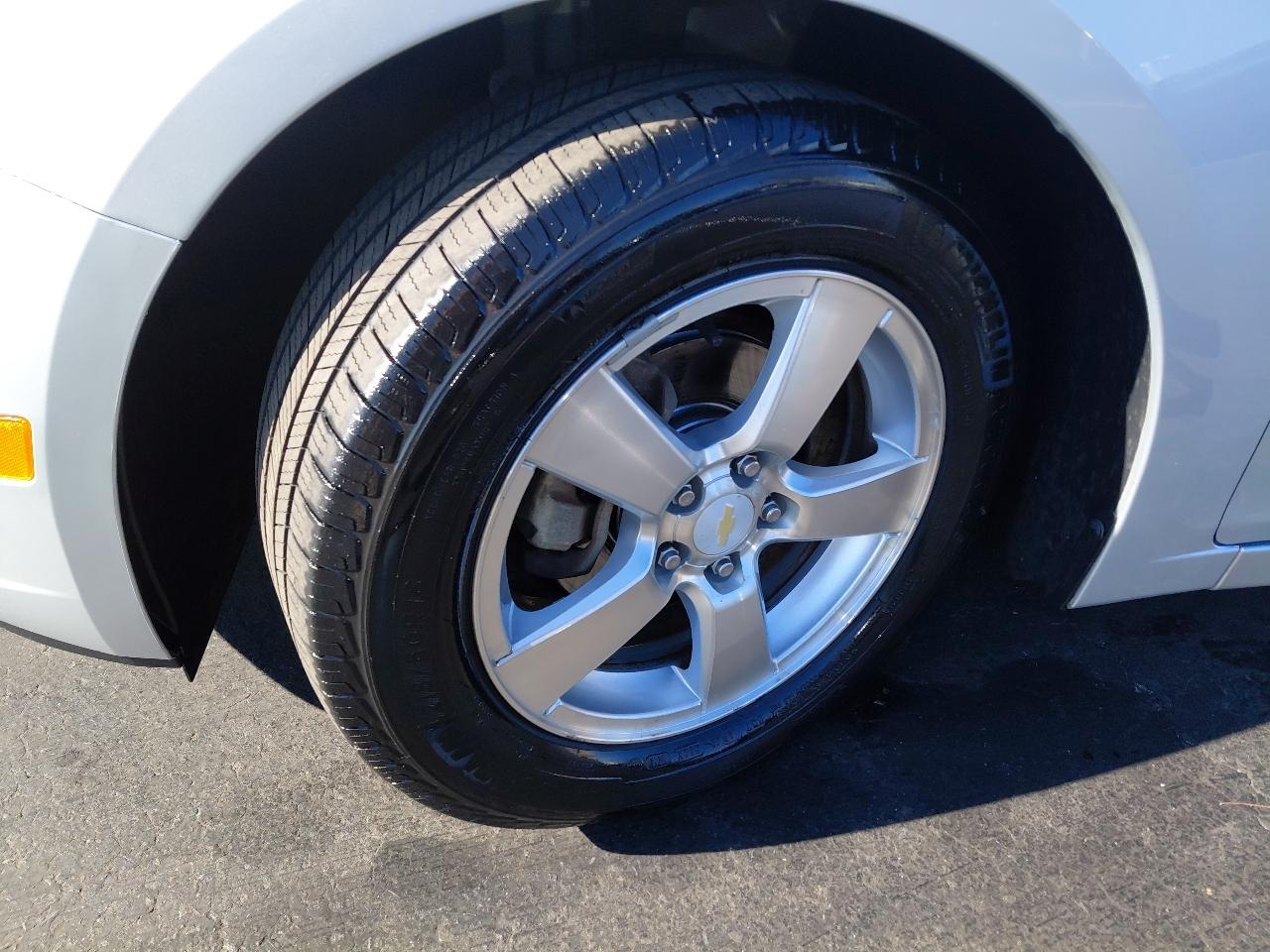 Chevrolet Cruze 4dr Sdn LT w/1LT 2011