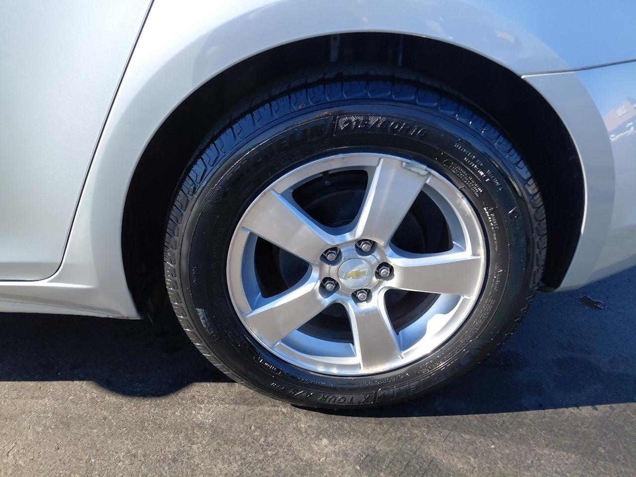 Chevrolet Cruze 4dr Sdn LT w/1LT 2011