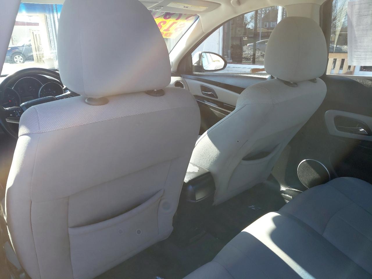 Chevrolet Cruze 4dr Sdn LT w/1LT 2011