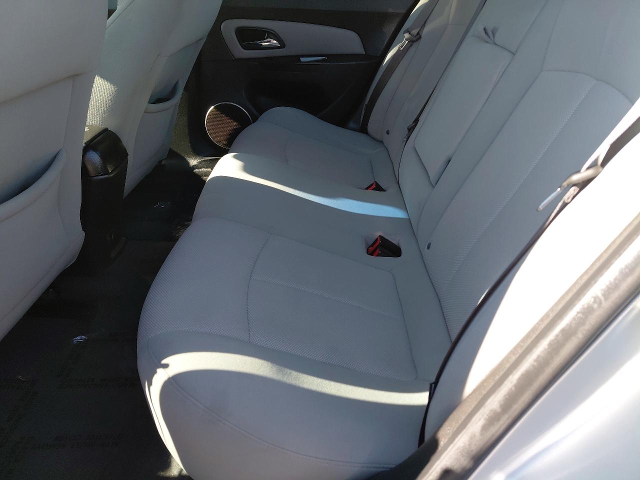 Chevrolet Cruze 4dr Sdn LT w/1LT 2011