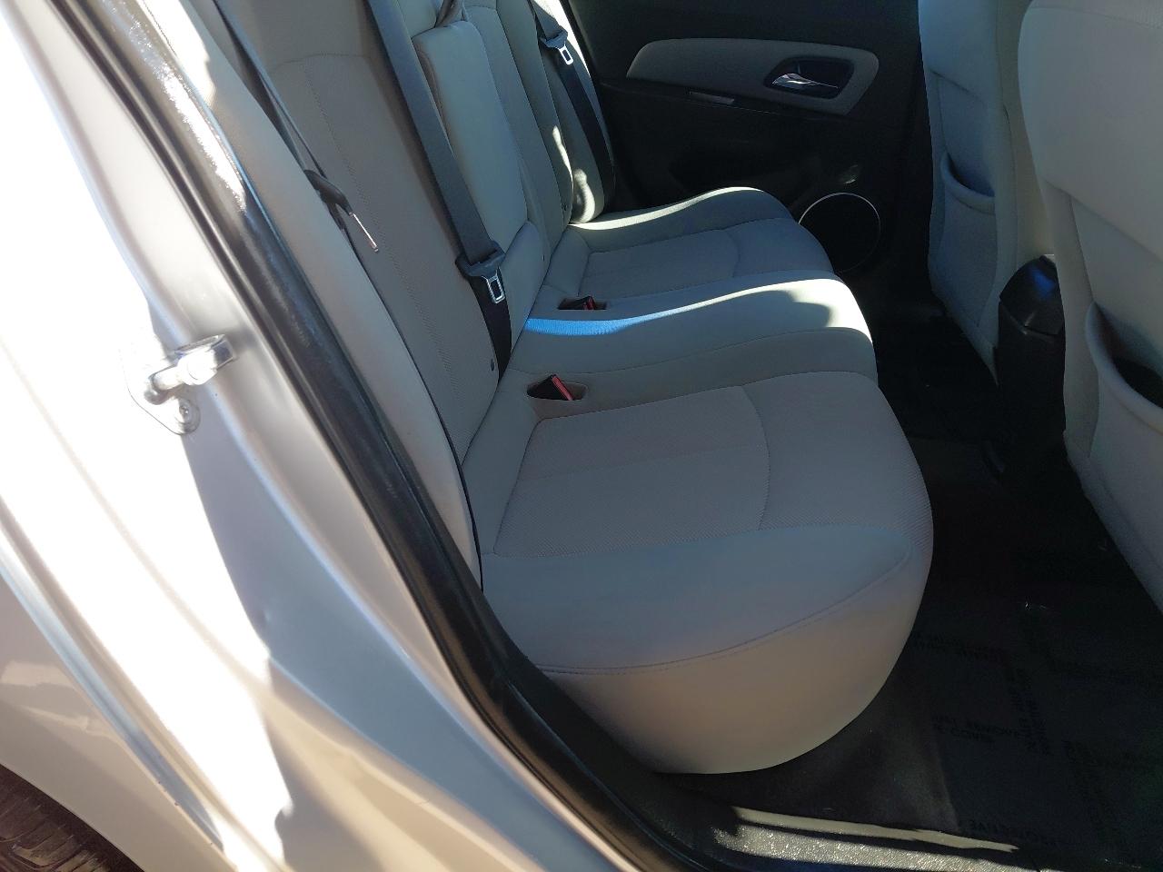 Chevrolet Cruze 4dr Sdn LT w/1LT 2011